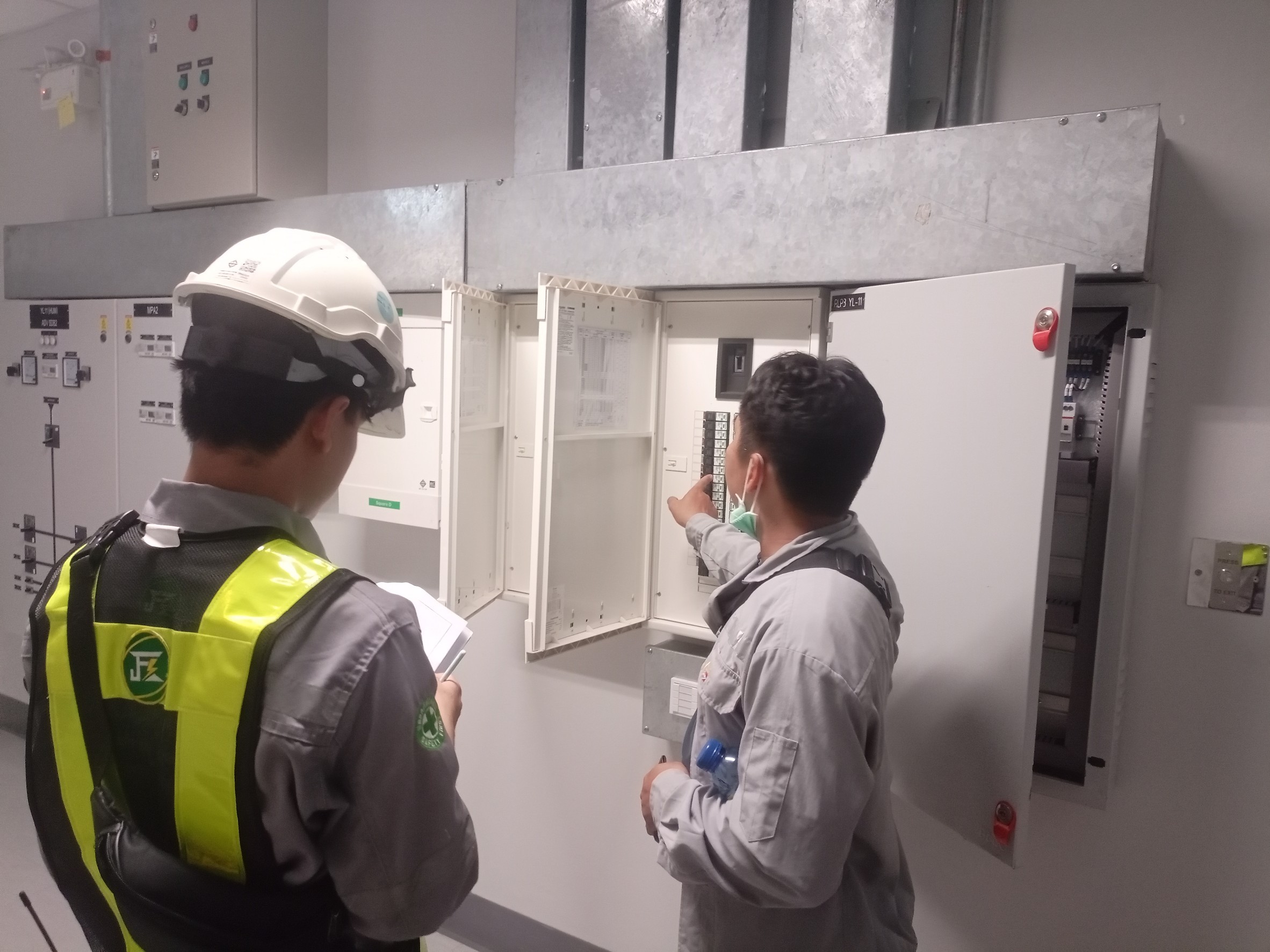 LINE_ALBUM_110167 YL11_240206_1