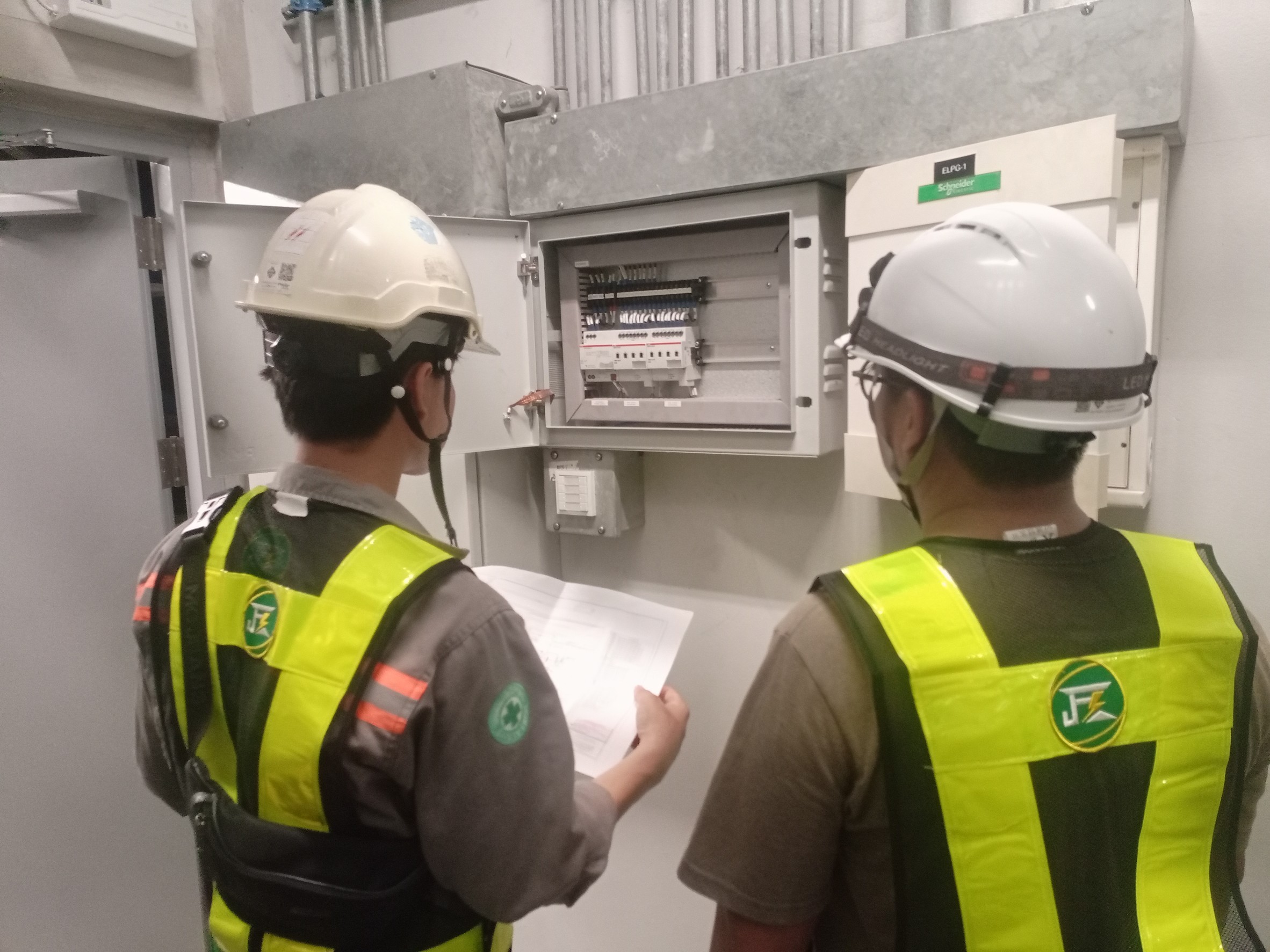 LINE_ALBUM_120167 YL18_240206_1