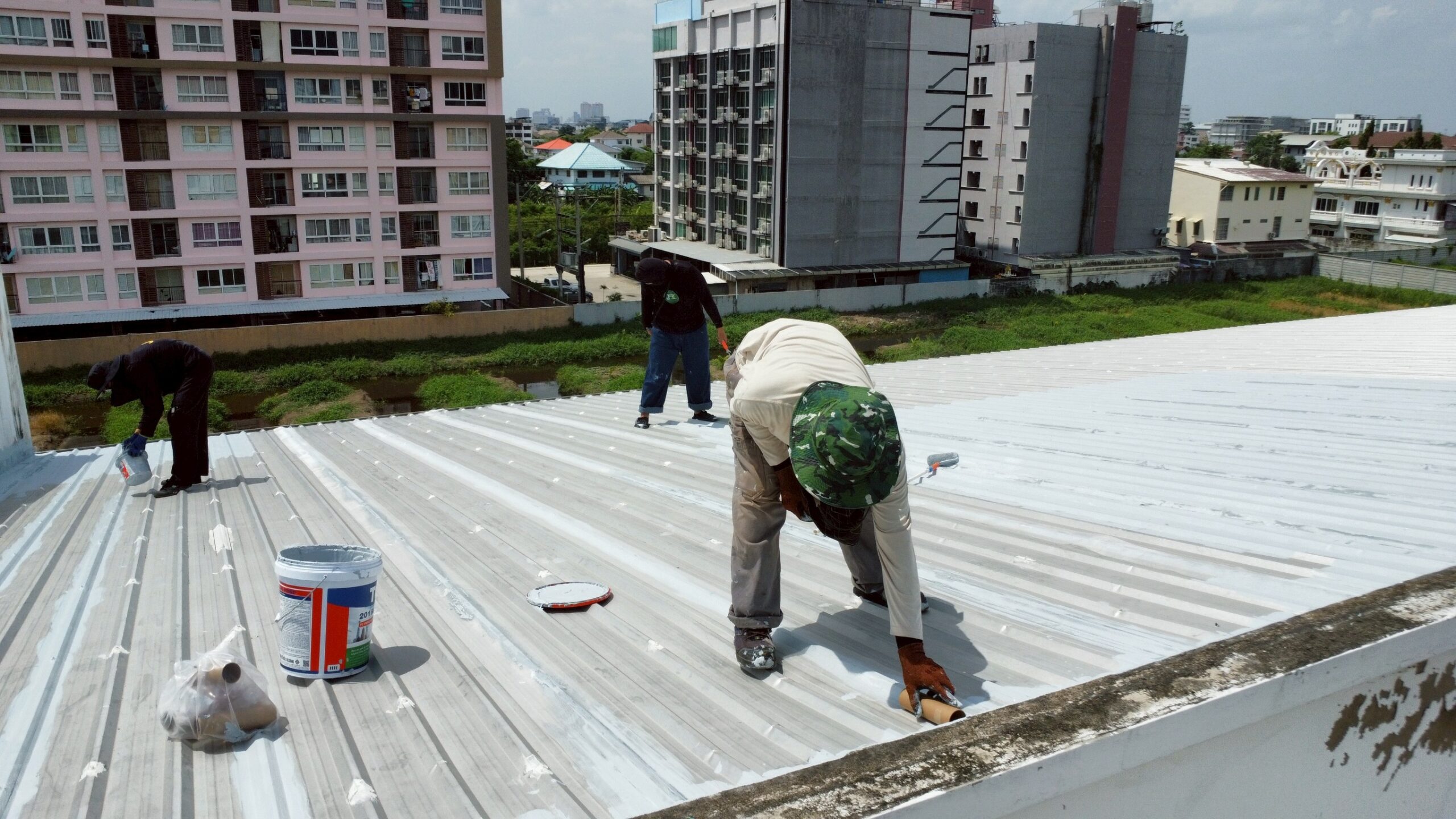 LINE_ALBUM_แก้ไขหลังคารั่วหมู่บ้านวโรโด​ 45,46_250607_6